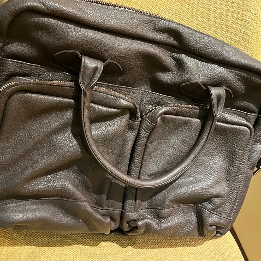 New unused Peter Millar Dark Brown Pebbled Leather Briefcase & Removable Strap.